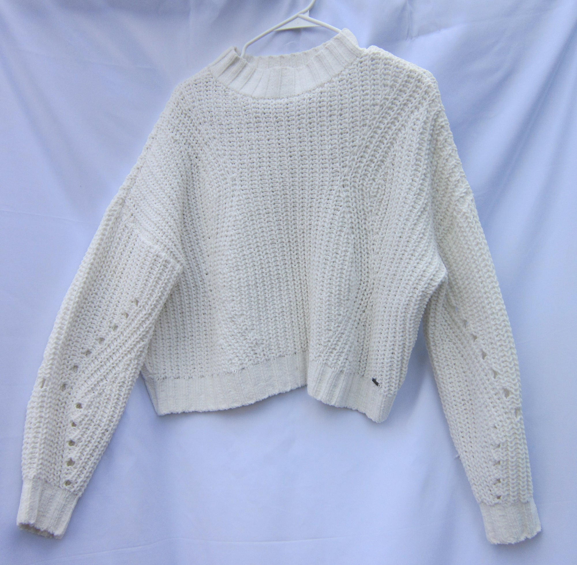Cream Chunky Knit Cropped Sweater – Cozy Fall / Winter Essential