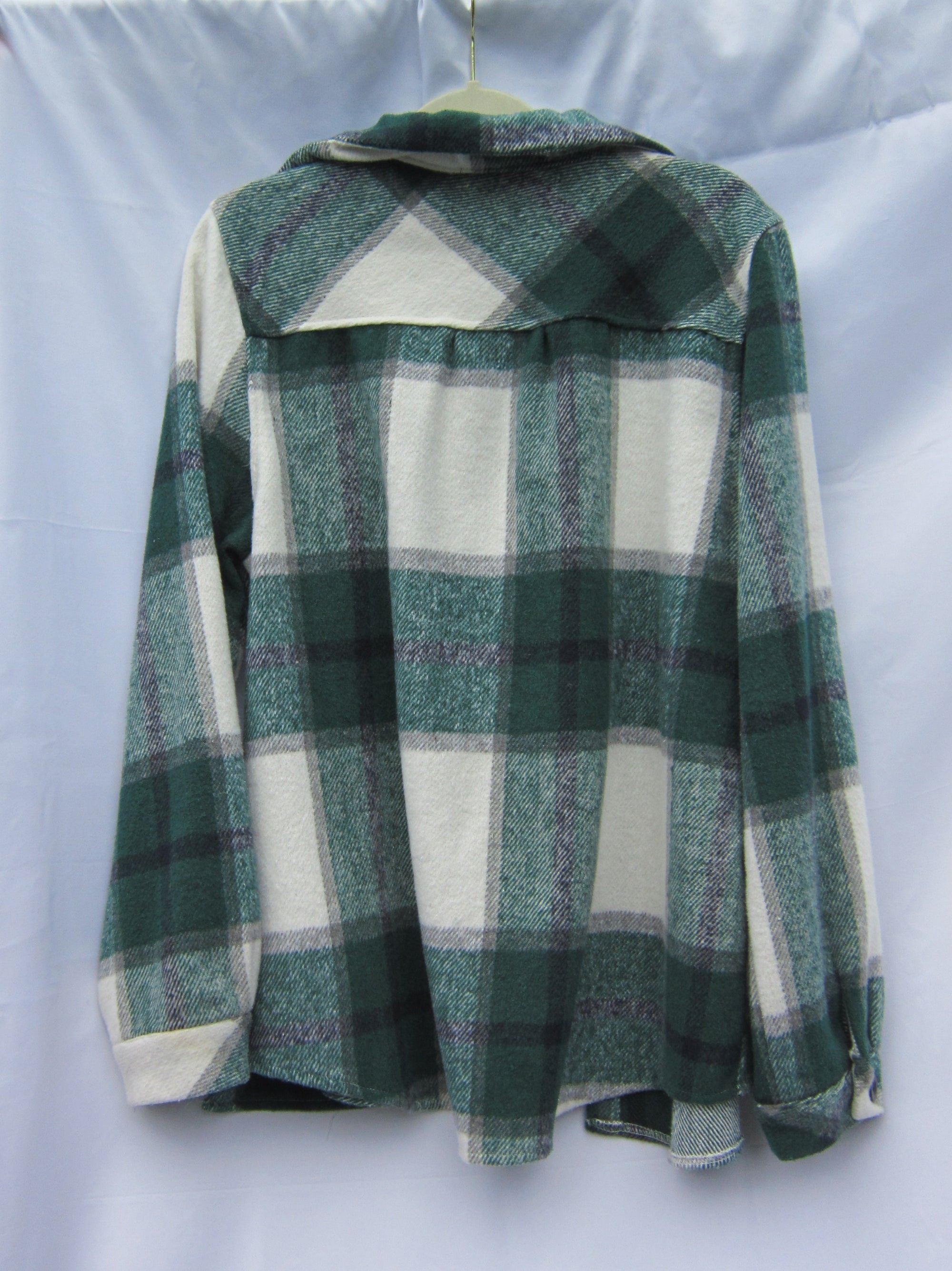 Vintage-Inspired Green Plaid Flannel